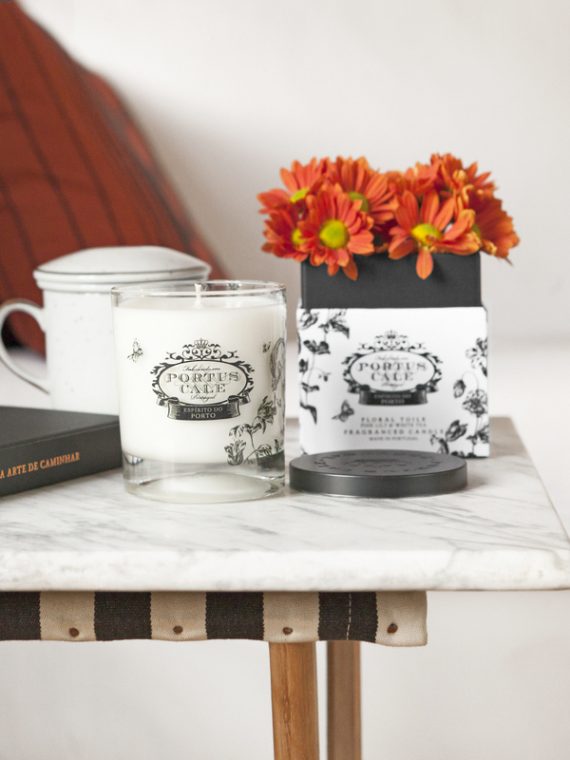 PC Floral Toile candle_2