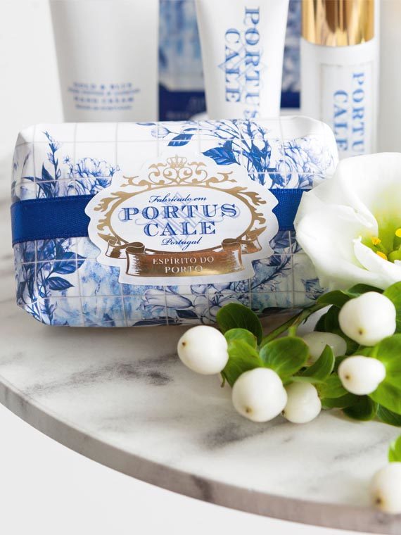 Gold & Blue soap 150 Maven Gold & Blue soap 150 Maven