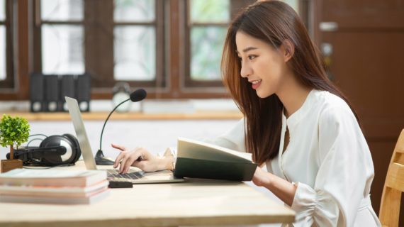 4 Tips for a Relaxed & Comfy Work from Home Experience
